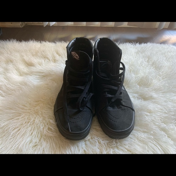 Vans - Picture 2 of 4